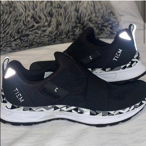 Black Tiem Spin Shoes